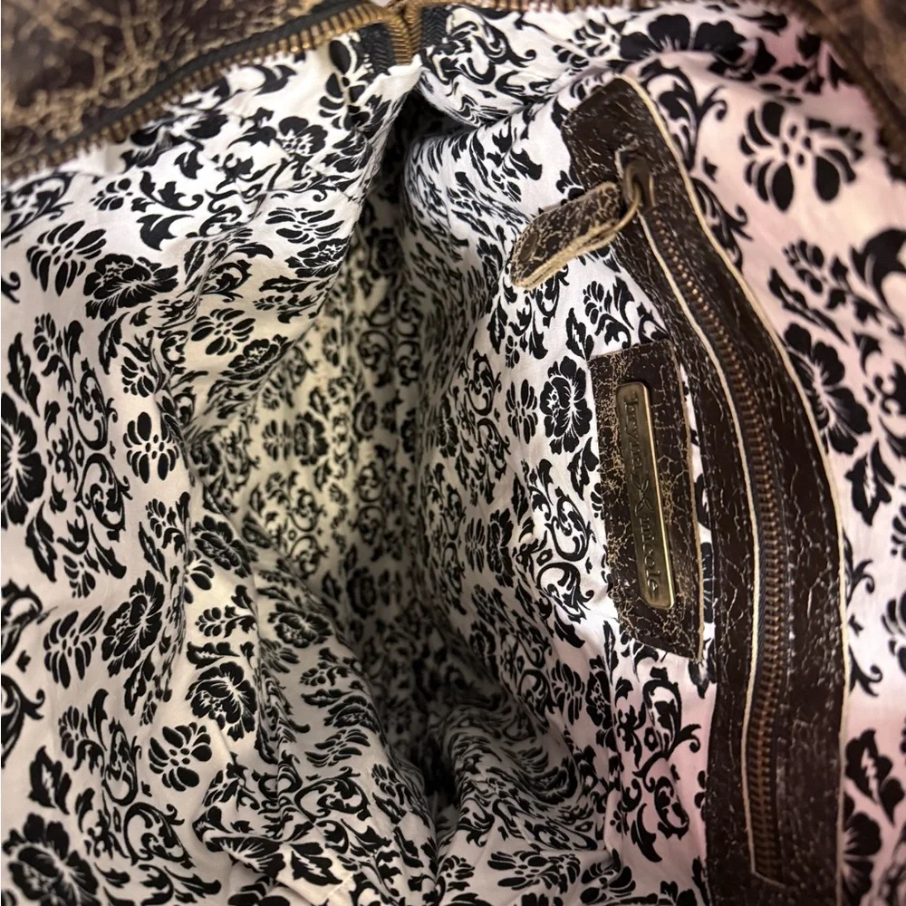 Bryna Nicole Distressed Leather Tote - Rare Find!! - Picture 6 of 17